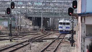 分岐を渡って出発!TOKIトレイン(413系+455系 W01編成)直江津駅