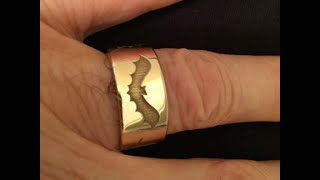 18k Gold Unique Halloween Themed Men&#39;s Wedding Band