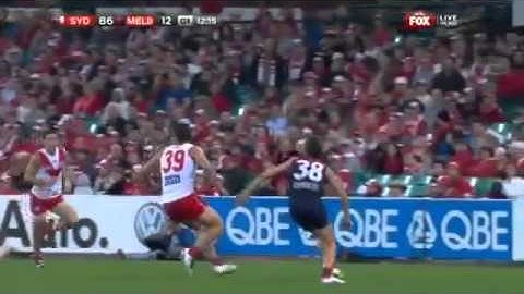 Jeremy Howes takes mark of the year contender 2012
