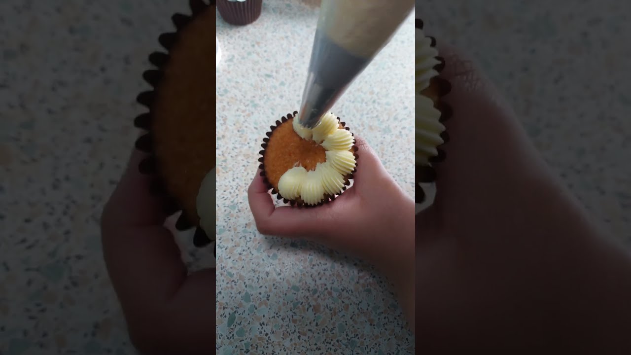 Cupcake Piping Technique Tutorial| Buttercream| Decorating techniques and Ideas| Flowers| Rose|