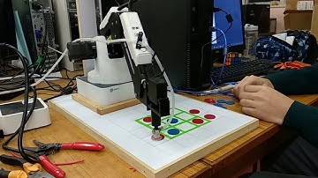 用Python程式控制Dobot機械臂玩過三關(debug mode)