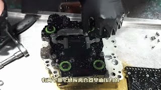 大众变速箱机电单元传感器维修更换，适用车型大众途观迈腾帕萨特cc高尔夫尚酷斯柯达等车型，故障代码报P173500、P173600离合器位置传感器1或2电气故障