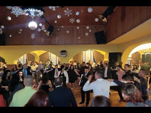 COLAJ MUZICA DE PETRECERE (120 MIN) SARBE SI HORE CU FORMATIA FRATII CARNECI SI GINA ISPAS DIN BUZAU