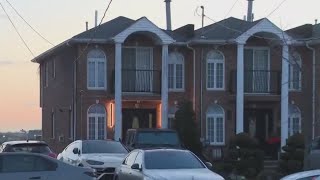 Armed robbers stole $30K from Queens home: NYPD
