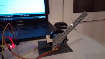 Ардуино. Модель шлагбаума. Управление двумя кнопками.