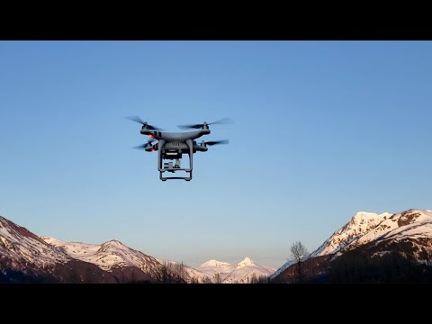 Video: Yuav Ua Li Cas Ya Lub Quadcopter