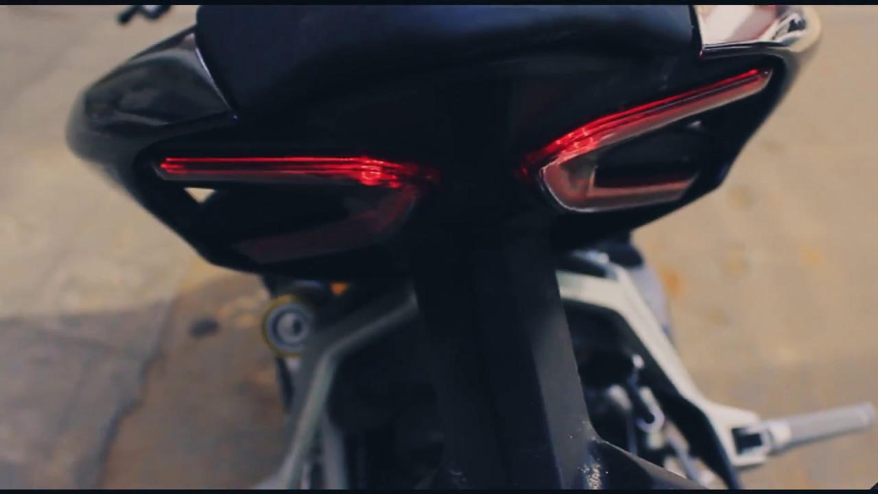 Ducati Panigale Gloss deep space by Wrapcraft