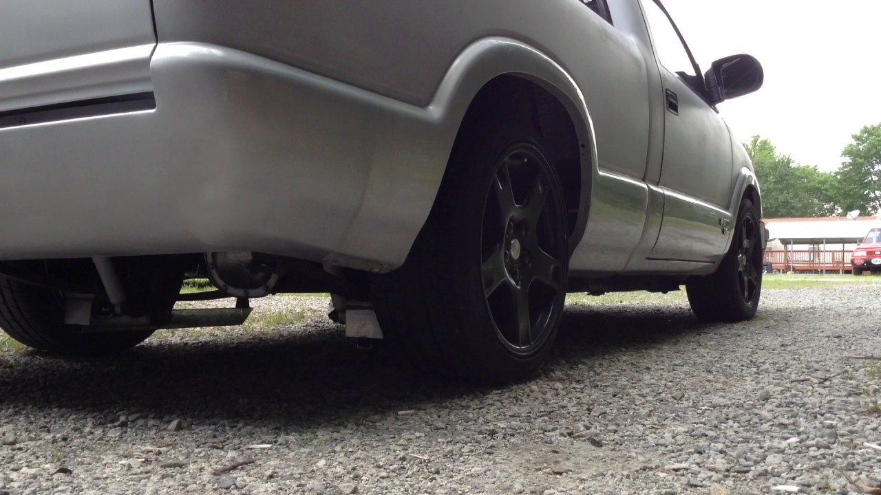 V8 S10 with single Black Widow Race Venom 2.5 YouTube