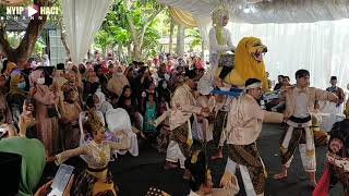 Pertunjukan Upacara Adat Galura Lengsernyipohaci