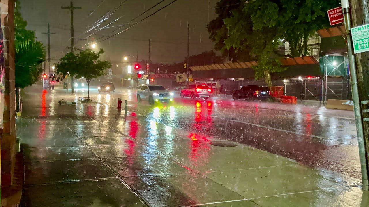 Heavy Rainfall in New York City | Late Night Rain - YouTube
