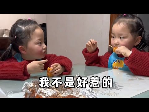 什么样的缘分，让这两人组成了双胞胎小姐妹😂#相爱相杀的两个小朋友 #俩活宝