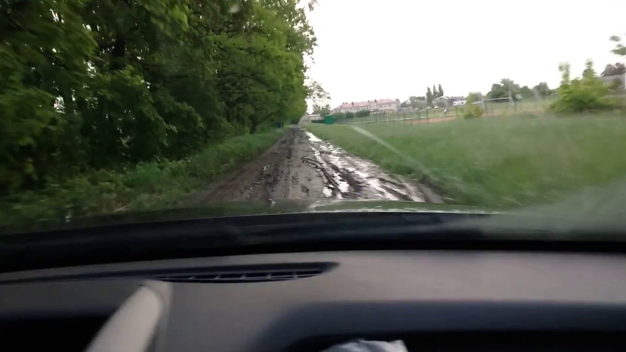 Дастер по грязи