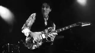 Steve Vai Shredding!!!