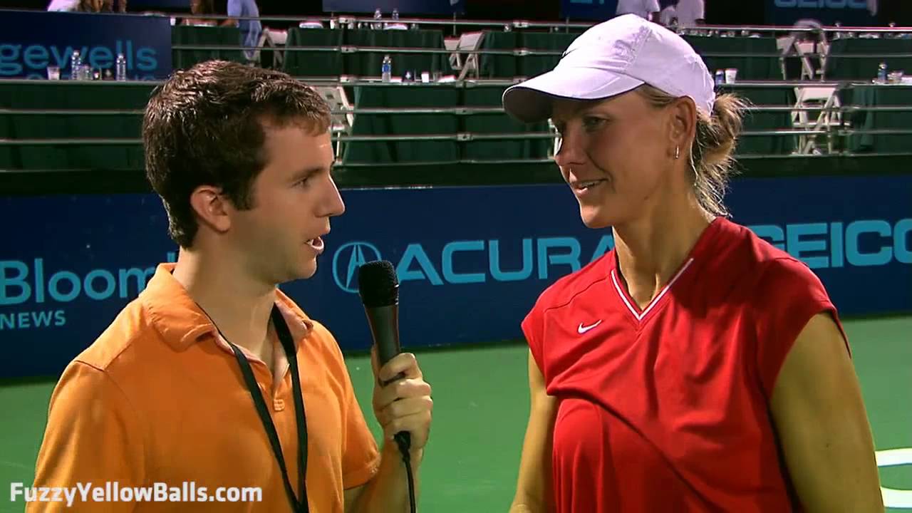 tenniswarehouse Rennae Stubbs talks about Racket-Head Speed at a Washington Kastles Match