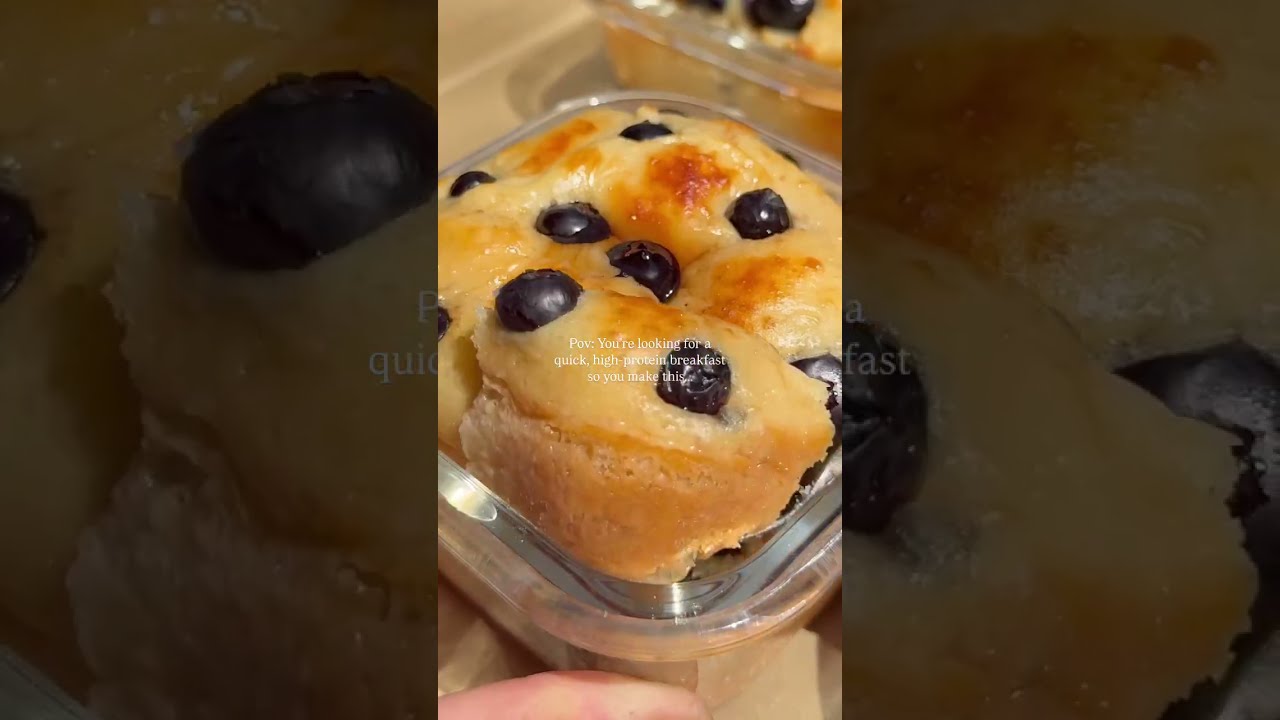 🫐🥞 Blueberry muffin pancake bowl– 330 kcal, 38g protein! 🥣✨