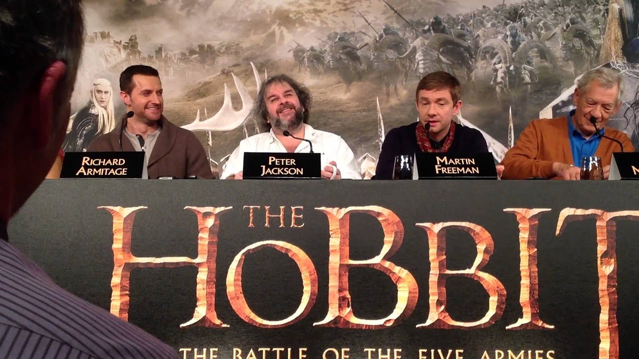 Martin Freeman creates the giggles at The Hobbit Press Conference
