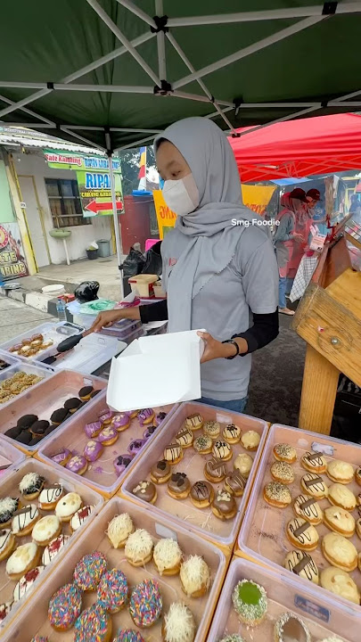 ONLY SELLING DONUTS WITH VARIOUS FLAVOR BUT THEY SELL SO MUCH‼️ #streetfood #culinarysellingideas...