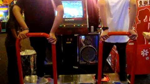 Kris & Zaric playing DDR