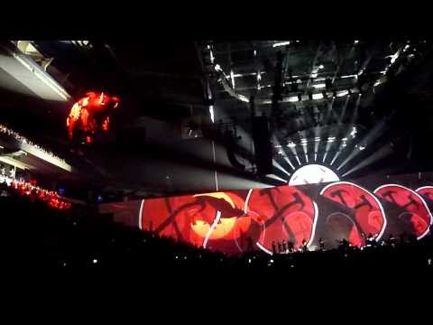 HD Flying Pig - Roger Waters The Wall Live 2010
