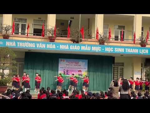 Lớp 2A3 trường Tiểu học Thị trấn Trâu Quỳ chào mừng ngày 26/3