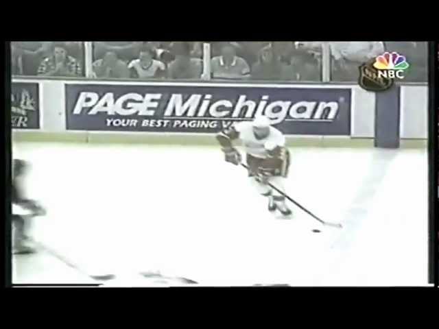 Slava Fetisov throws it to Steve Yzerman and Red Wings score in SCF (1998)  