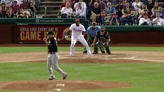 MIA@PHI: Prado hustles to barehand ball off Phelps