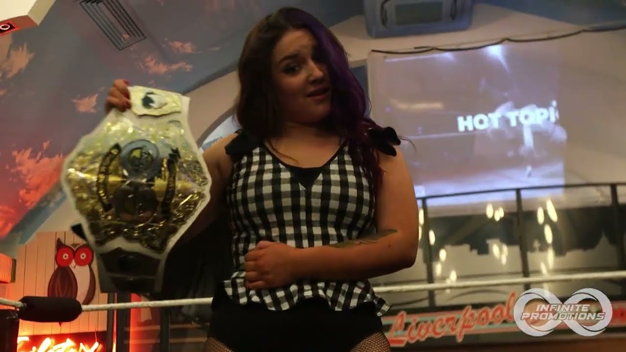 WRESTLING IN HOOTERS! - Hollie Barlow vs Melissa Fierce - (FREE WOMENS MATCH)