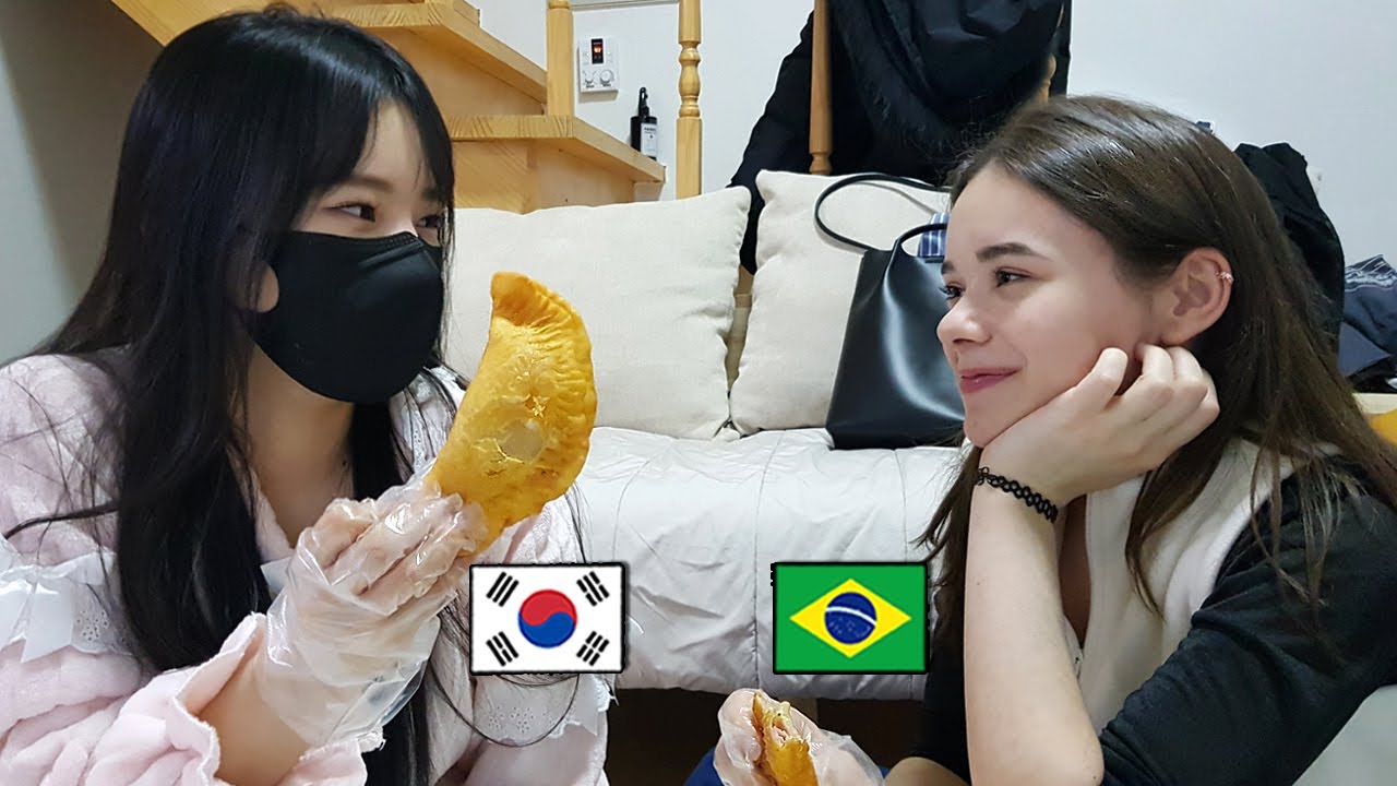 MINHA CUNHADA COREANA COMENDO PASTEL PELA PRIMEIRA VEZ | 시누이에게 브라질 음식을 해줬어요