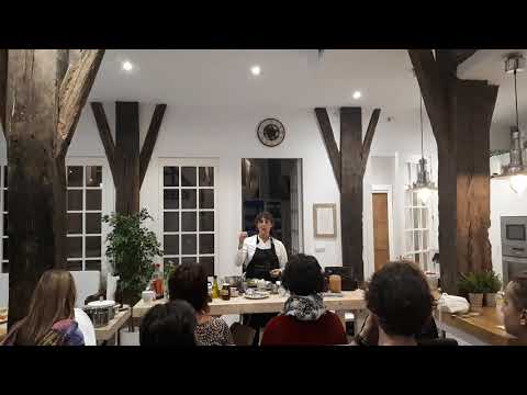 Video: Sopa De Pepino Con Alga Kombu Y Setas Shiitake