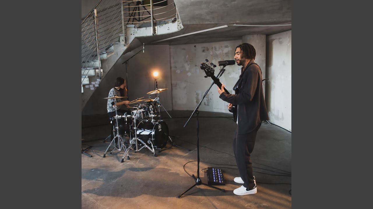 在 YouTube 上觀看「Passionate Love (feat. Martina Barakoska) (Live Session)」