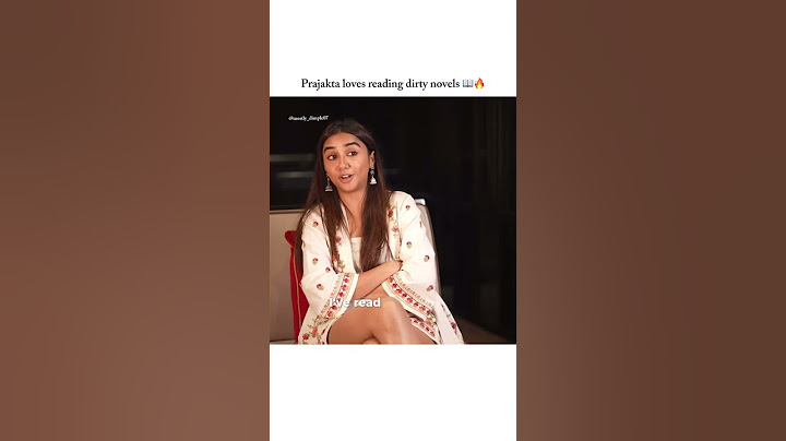 Prajakta loves reading dirty novels 🤭 #mostlysane #prajaktakoli #romancebooks