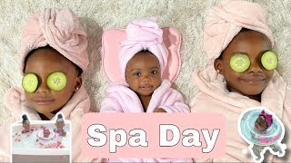 Our Newborn can swim | Newborn massage spa day | Breastmilk bath