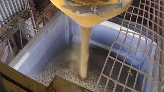 Loading Straw Pellets with and without Dust Suppression Hopper   UK