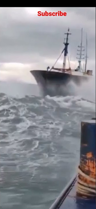 Samundar Ka tufan / cyclone at sea