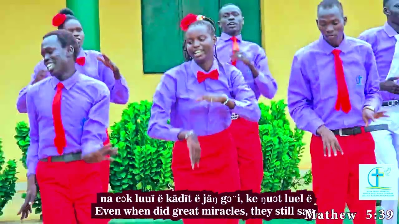 WAAK NHIALIC THONG REK | Youth Dancing in Aweil Town