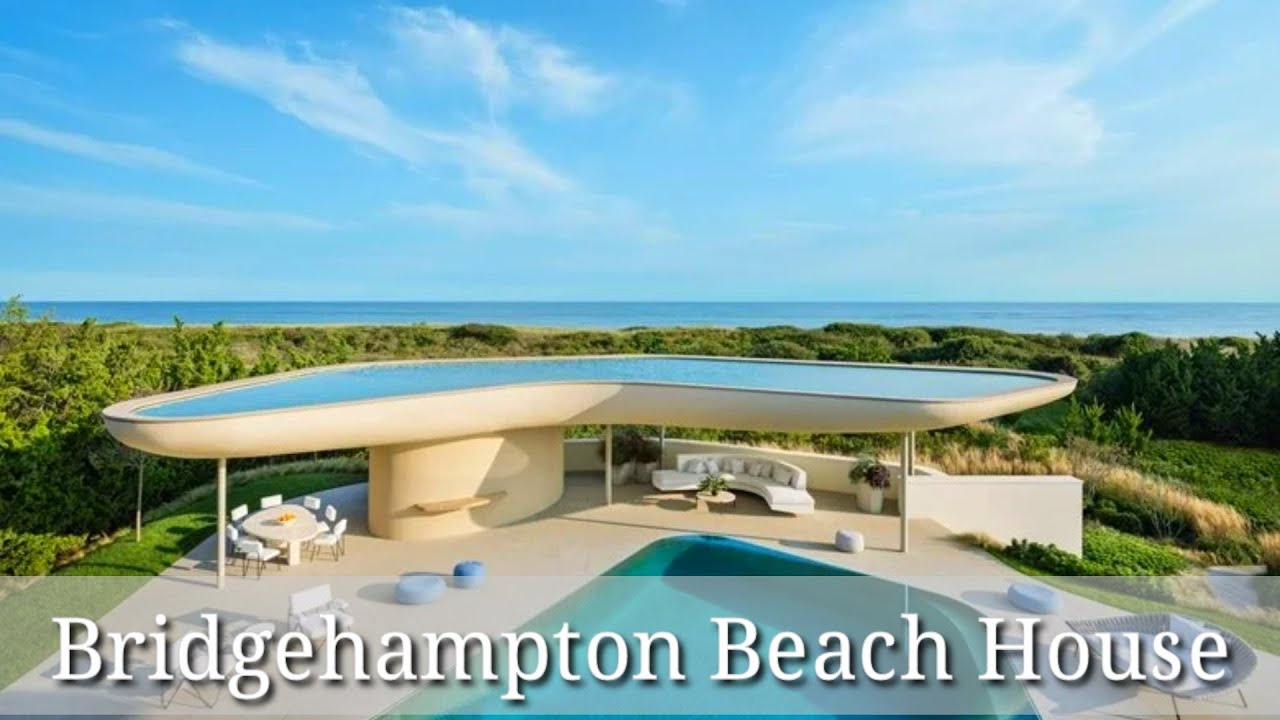 Modern Architectural Embraceed Natural with The Curvilinear Forms and Ocean Views