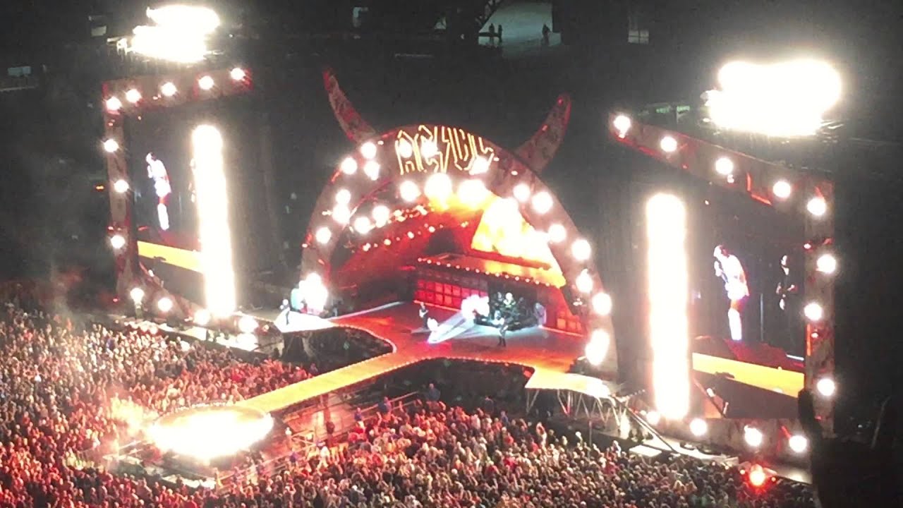 AC/DC: Highway to Hell 8/22/15 Gillette Stadium, Foxboro MA - YouTube