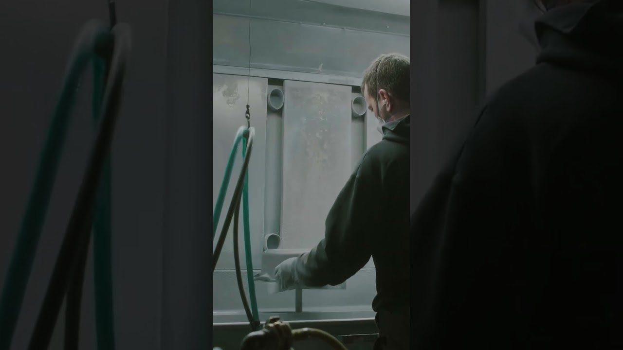 Материал: эмалированный чугун, произведенный во Франции