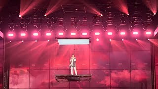 NONT TANONT - ความรักกำลังก่อตัว (บินร้องวนรอบ hall) ใน “NONT Ep.01 ทะเยอทะยาน Concert” #nonttanont