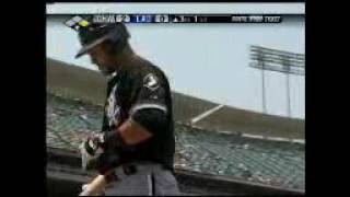 2008 White Sox: Carlos Quentin hits single to drive in Orlando Cabrera vs Dodgers (6.26.08)