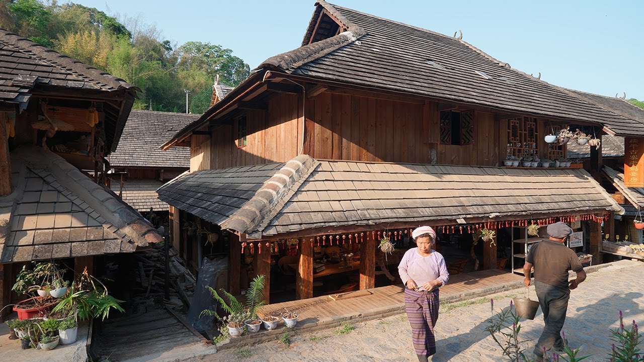 China traditional village walk. Life in the villages on the tea mountains. Nuogan Village, Yunnan・4K