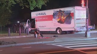 Missouri man accused of deliberately crashing U-Haul truck into security barrier near White House