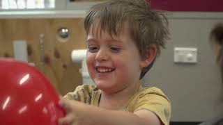 Kid Experiments: Static Electricity Experiment | English | Darwin and Newts