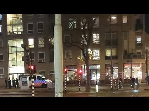 AMSTERDAM OOST zojuist Heel Veel ME & POLITIE !