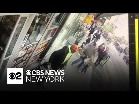 Video shows apparent random stabbing in Times Square