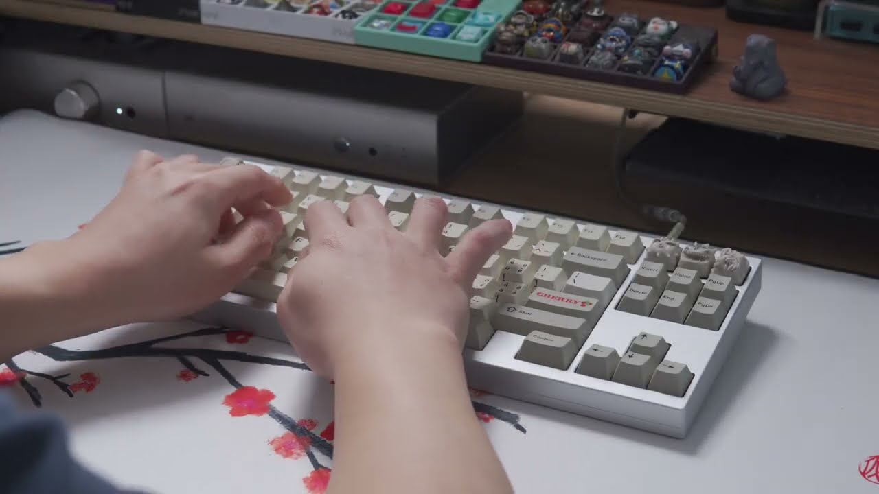 Merisi x Mechlovin Sintesi with Cherry MX Browns / MX Blacks Typing Sounds