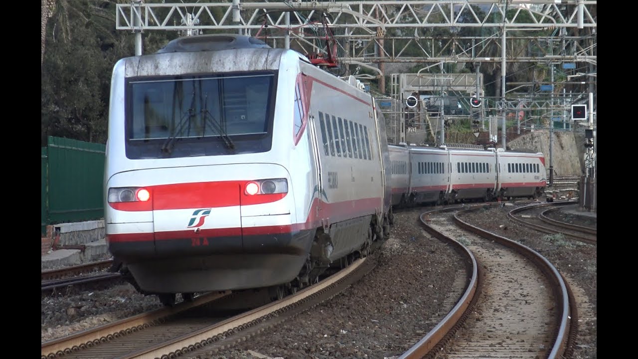 Transiti e manovre nella stazione di Genova Nervi
