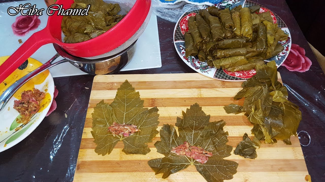 لي حداها شي دالية تنتفها 😀😀 وتصايب ورق العنب معمربالكفتة والروز صراحة ألذ منو مكاين ..