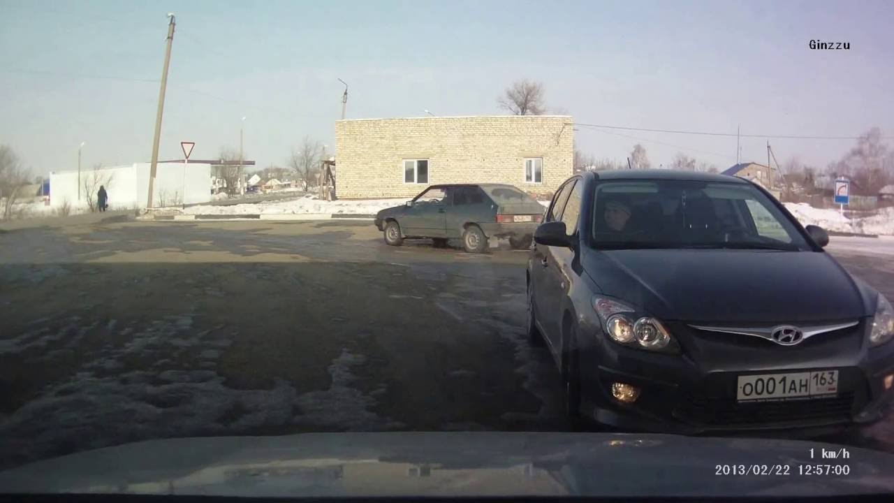 Бмв на заправке