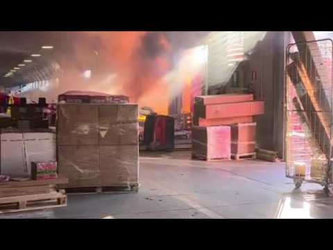 Video Incendio alla Bartolini, il video girato dai dipendenti nel deposito in fiamme